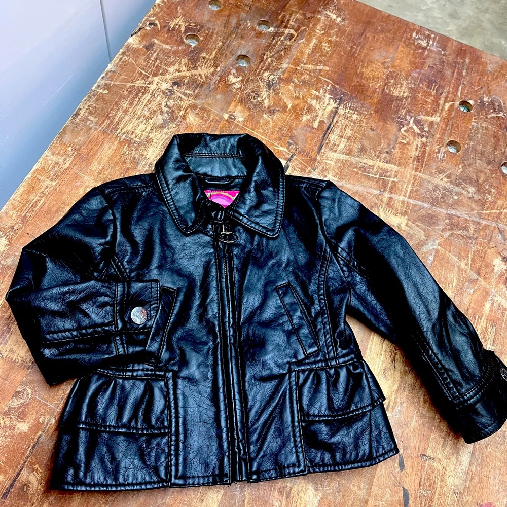 BOGO 🛍️ 2t leather jacket